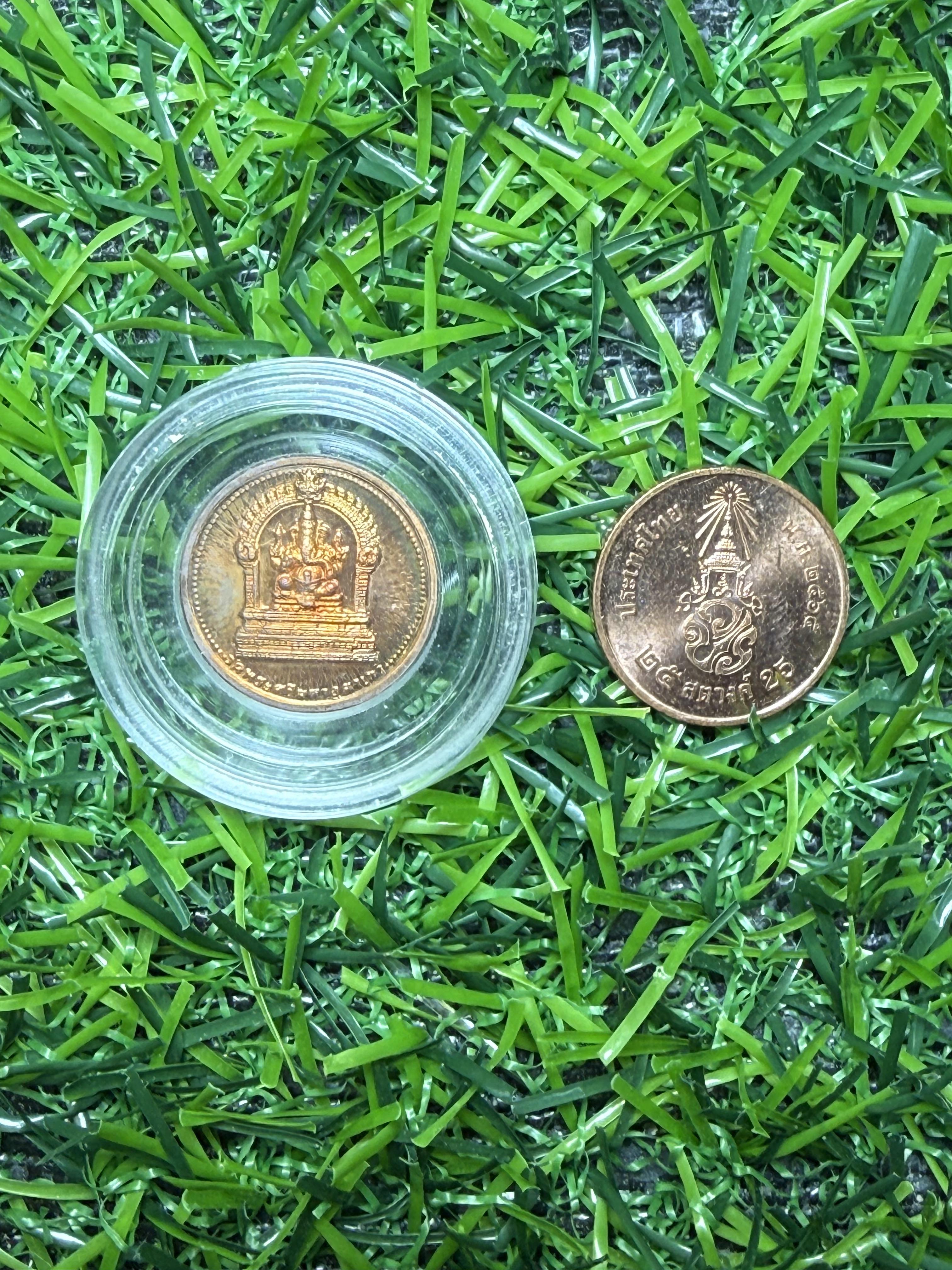 เหรียญพระพิฆเนศ หลังมหายันต์ศรีจักรา วัดพระศรีมหาอุมาเทวี (วัดแขกสีลม) พิมพ์เม็ดกระดุม ปี2555 เนื้อทองแดงนอก