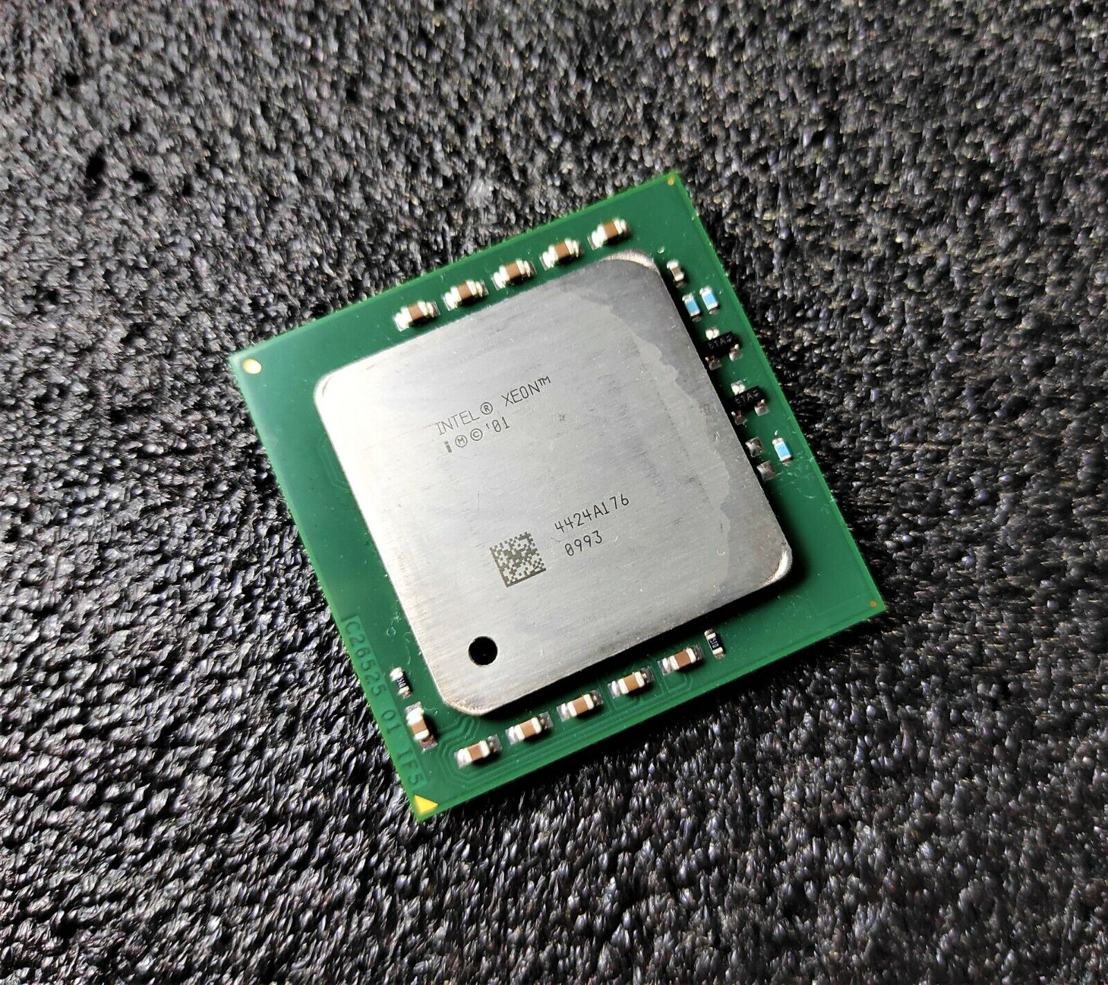 Intel Xeon SL73L Socket 604 2.4GHz 2400DP/512/533/1.50V HT Prestonia 130nm CPU (Used) // สินค้ารับประกัน โดย บริษัท อะไหล่เซิร์ฟเวอร์ จำกัด