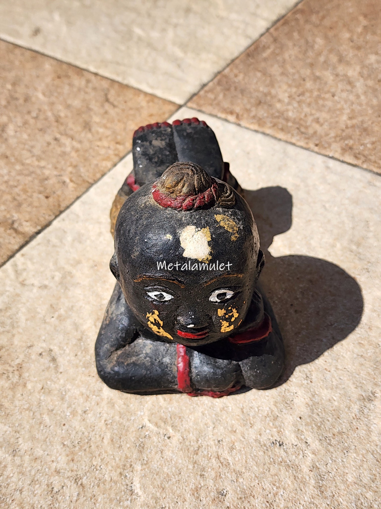 กุมารทองนอนดำ