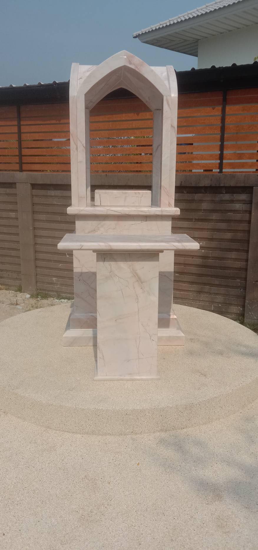 ศาลพระพรหมโมเดิร์นหินอ่อน