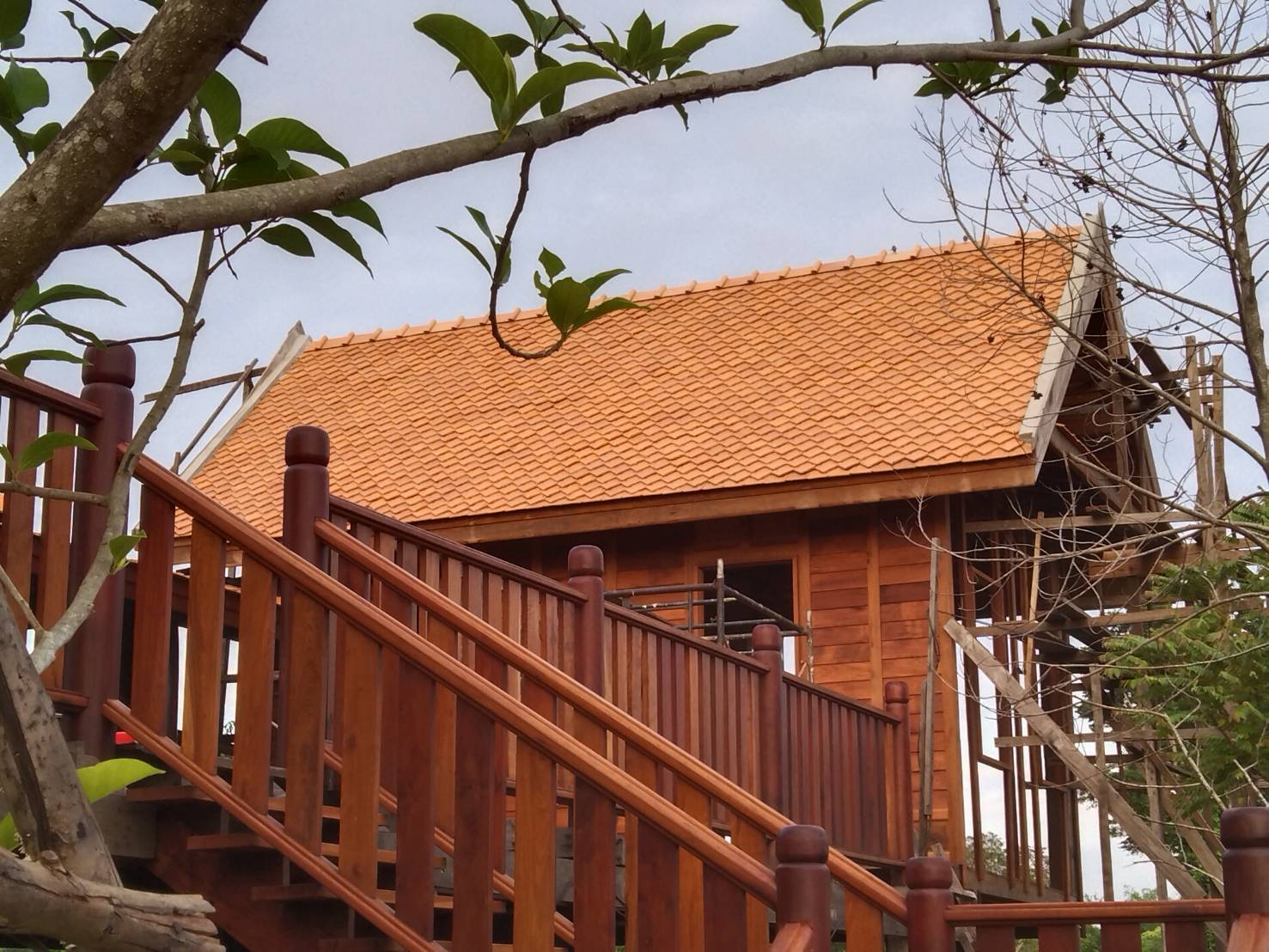 กระเบื้องปลายแหลม