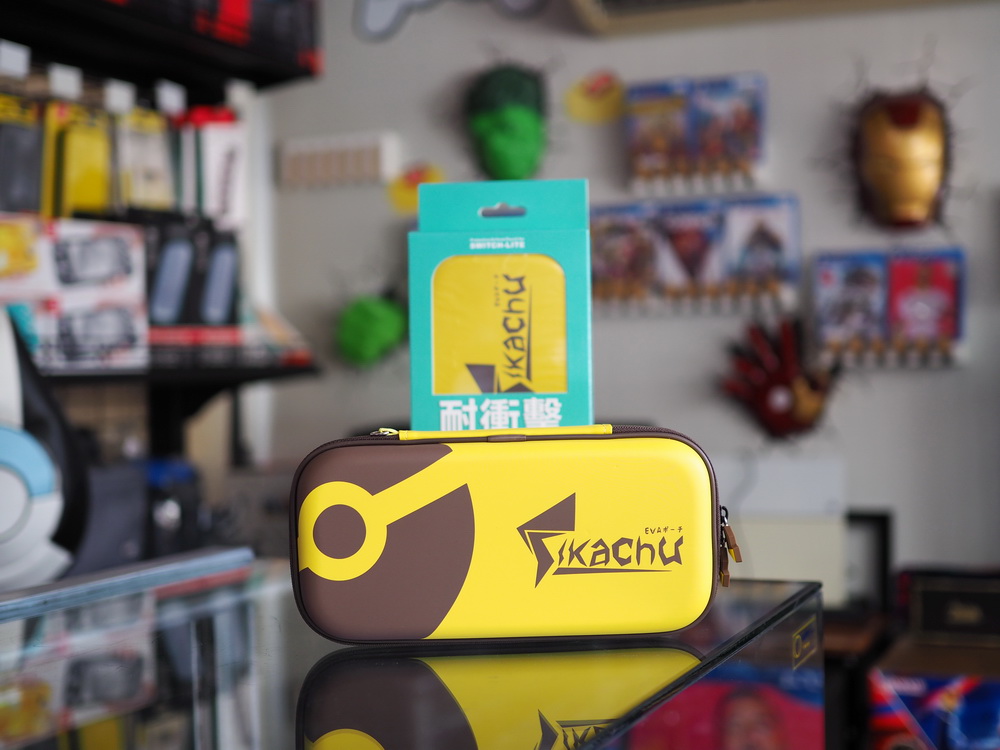 Nintendo Switch Lite Case Hard Pouch Pikachu + ขาตั้ง