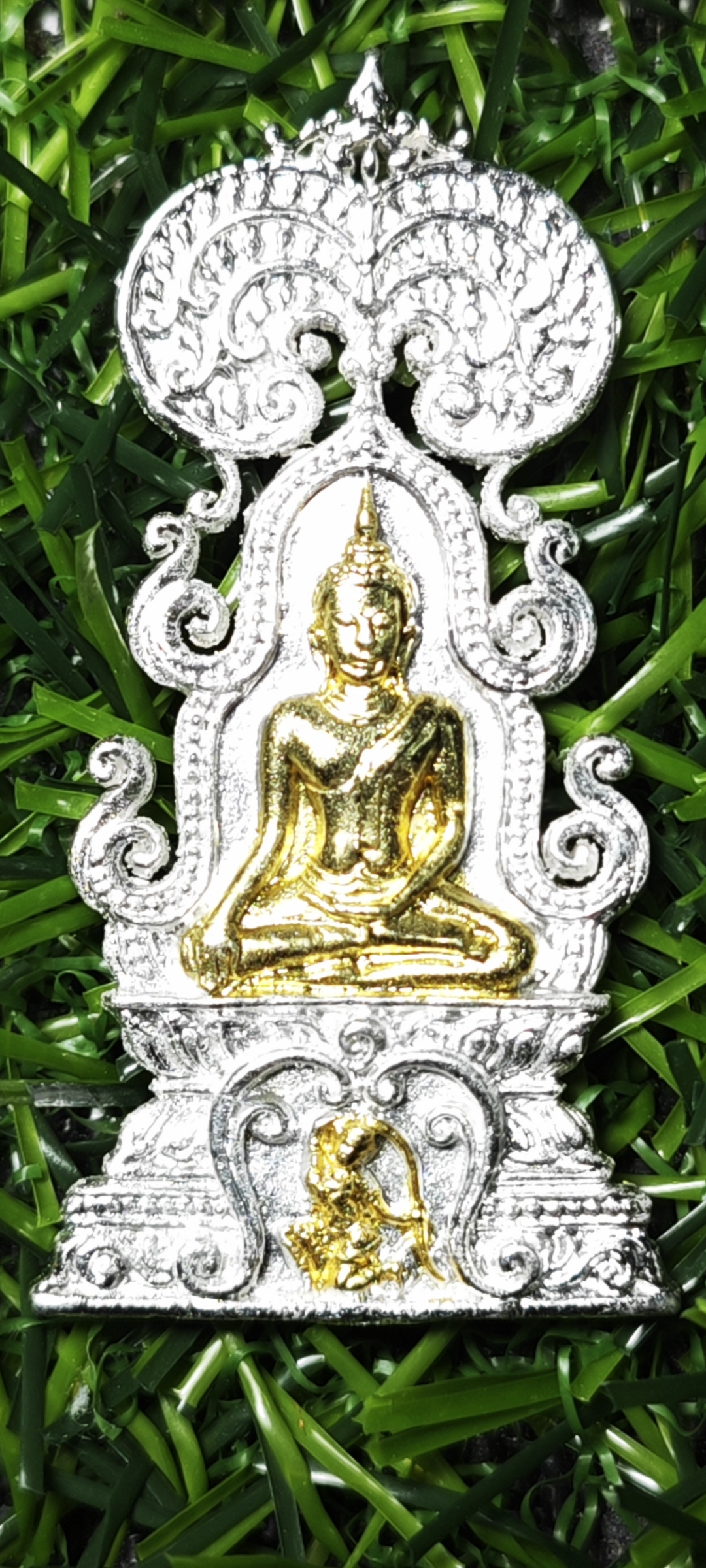 พระพิมพ์ปรกโพธิ์ รุ่นอนันตชินะ หลวงพ่อรักษ์ อนาลโย วัดสุทธาวาส วิปัสสนา จ.พระนครศรีอยุธยา เนื้อกะไหล่เงินชุบทอง