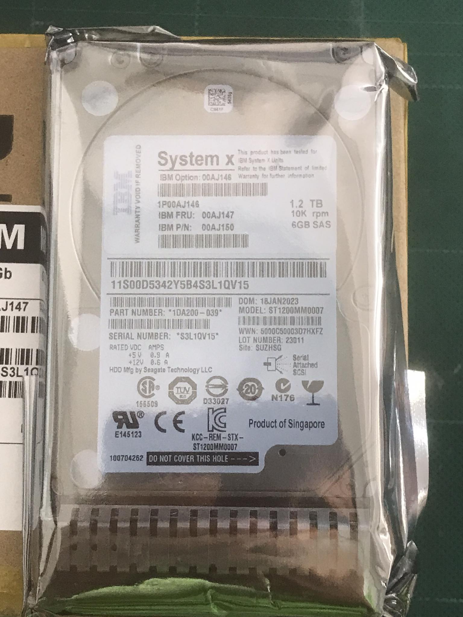 (New In Box) IBM 1.2TB 10K 6Gbps SAS2.5" HDD Hard Drive // 00AJ147 / 00AJ150 / 00AJ146 / ST1200MM0007 / 1DA200-039 // สินค้ารับประกัน โดย บริษัท อะไหล่เซิร์ฟเวอร์ จำกัด