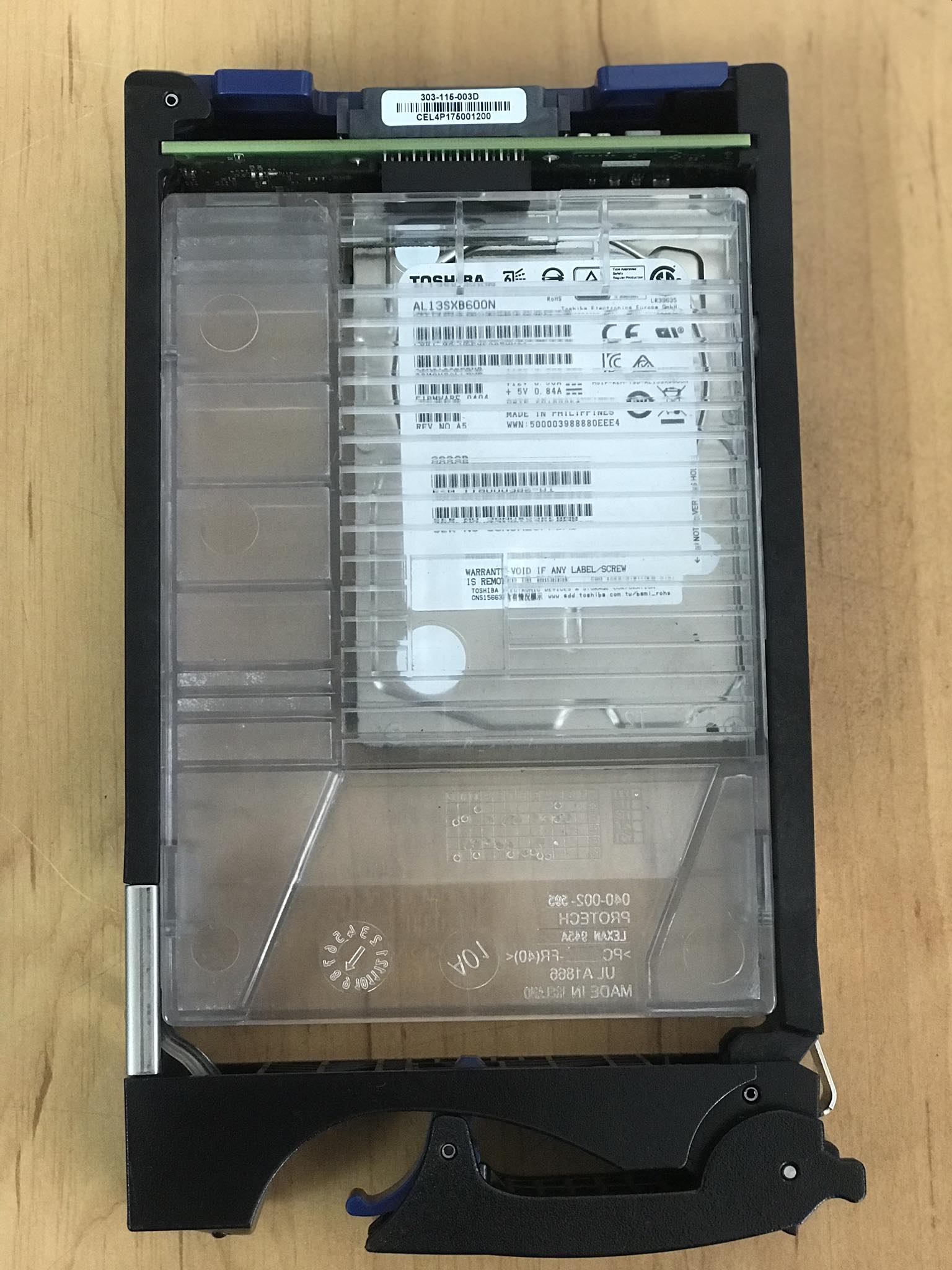 TOSHIBA / EMC 600GB 15K 6G SAS 3.5 LFF HOT-SWAP FOR VNX5300 // Tray 0050854 / AL13SXB600N / 118000382-05 (Used) // สินค้ารับประกัน โดย บริษัท อะไหล่เซิร์ฟเวอร์ จำกัด