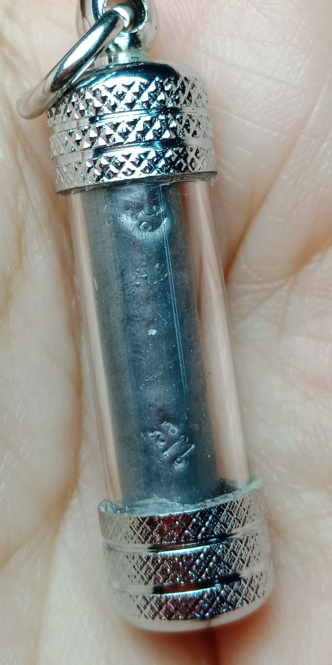 ตะกรุดนักปราชญ์ หลวงปู่นะ วัดหนองบัว เนื้อตะกั่ว ตอกโค๊ต จารมือ ปี2550 สร้างเพียง 1,999 ดอก