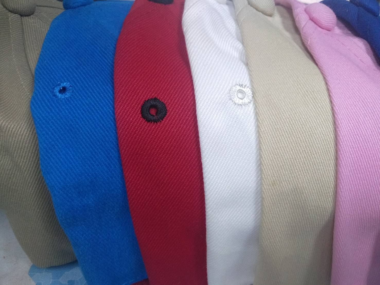 หมวกแฟชั่น หมวกแก๊ป หมวกเดินป่า หมวกกอล์ฟ สีพื้น (หมวกเปล่า)