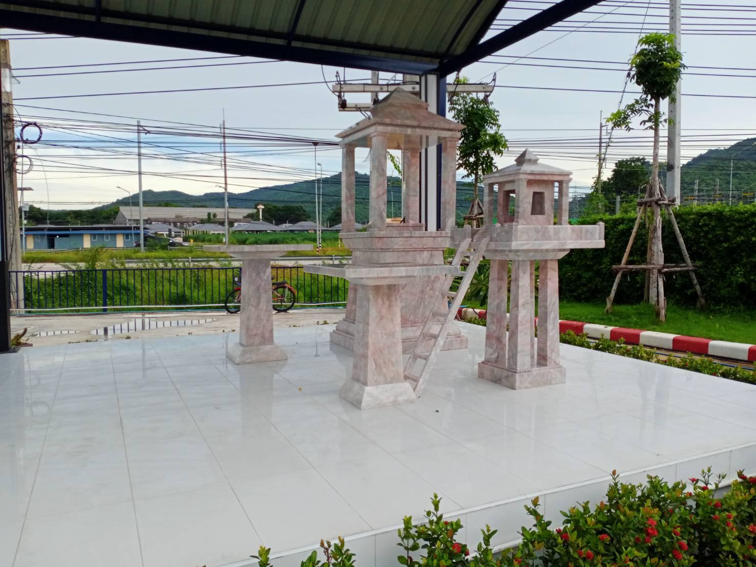 ศาลพระพรหมโมเดิร์นหินอ่อน