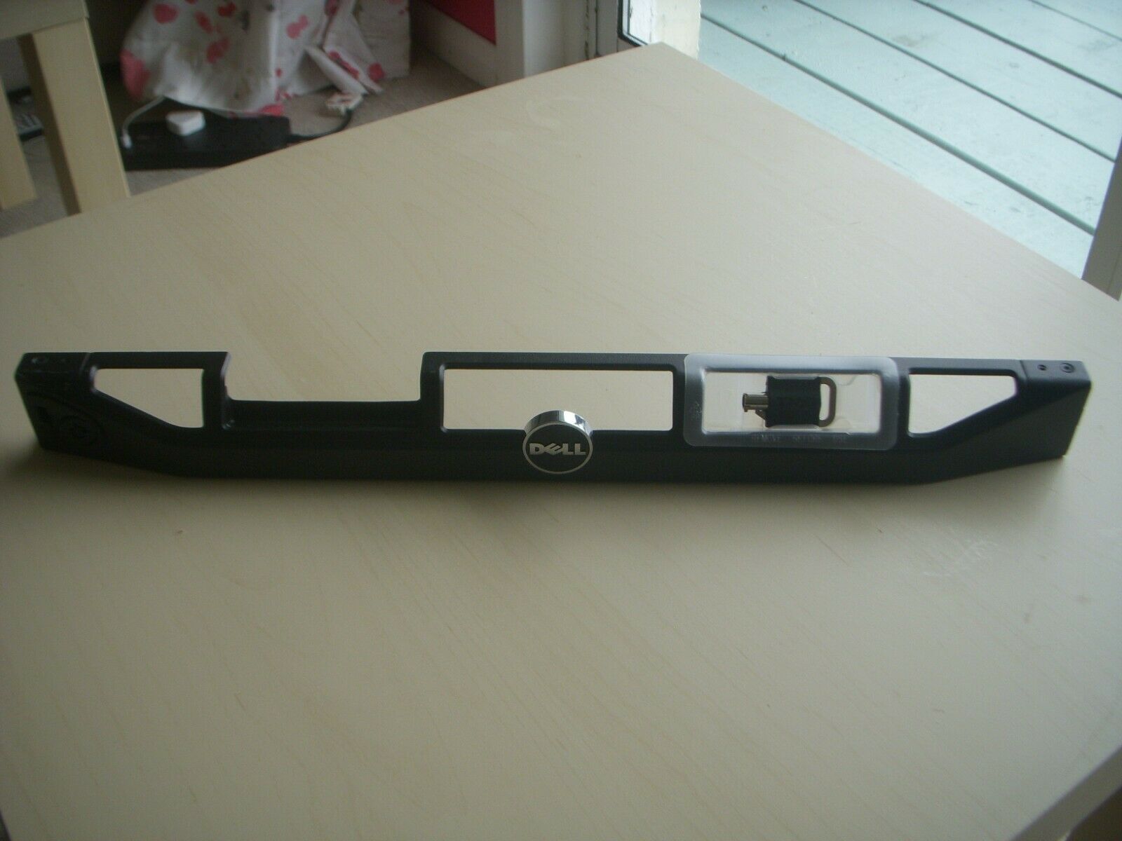 Dell Server 1U Front Bezel W/ Key For PowerEdge R320 หน้ากาก (Used) // สินค้ารับประกัน โดย บริษัท อะไหล่เซิร์ฟเวอร์ จำกัด