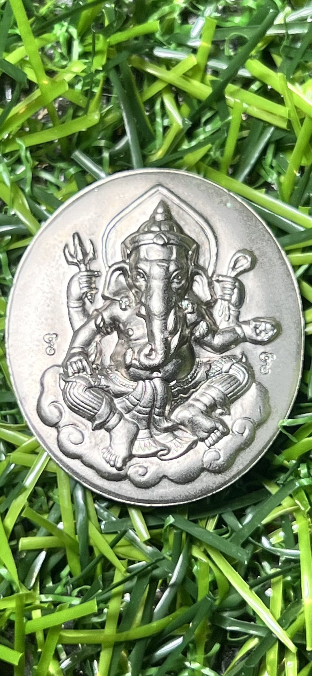 เหรียญพระพิฆเณศ หลังพ่อแก่ หลวงพ่อพูล วัดไผ่ล้อม จ.นครปฐม ปี2544 เนื้อเงิน