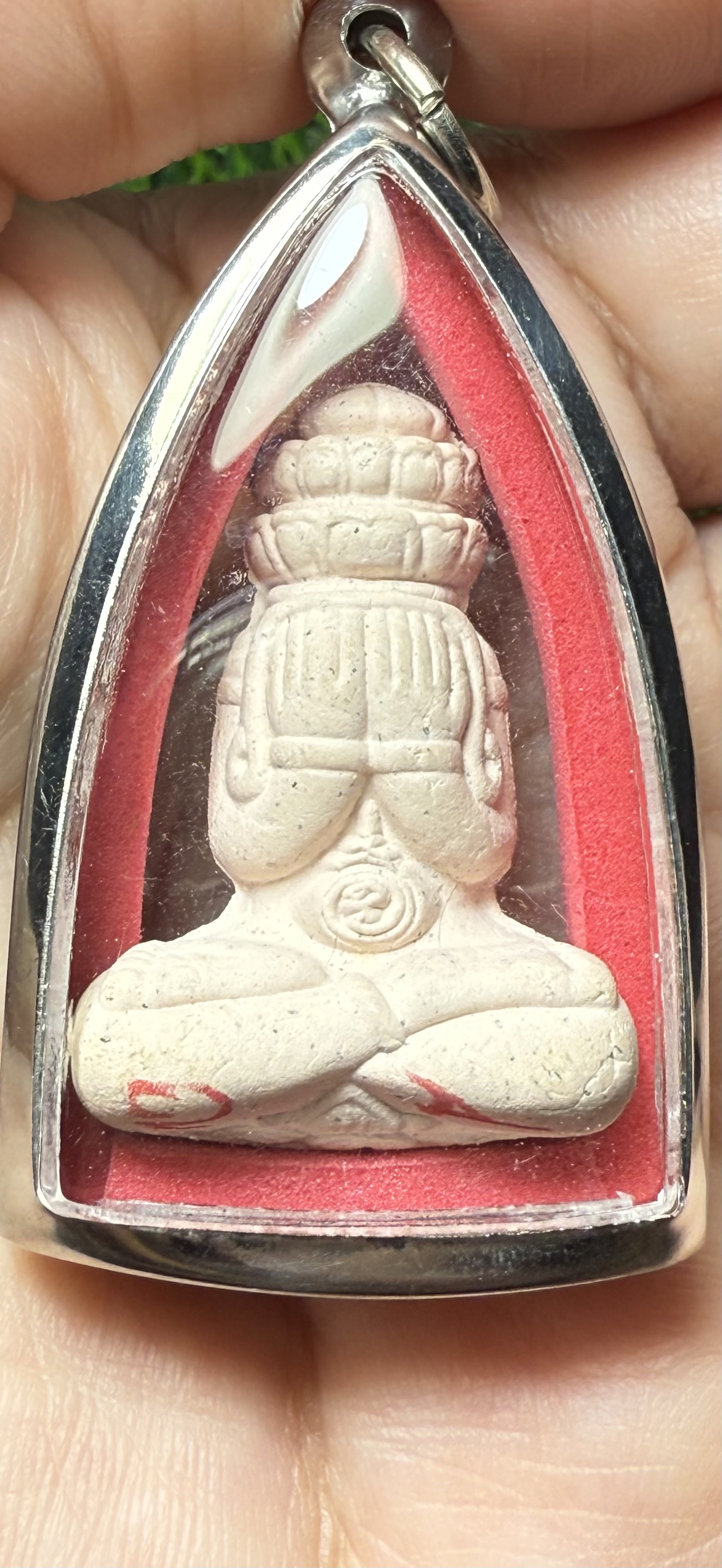 พระปิดตาเนื้อผงลอยองค์ มรดกพ่อ วัดพุทไธศวรรย์