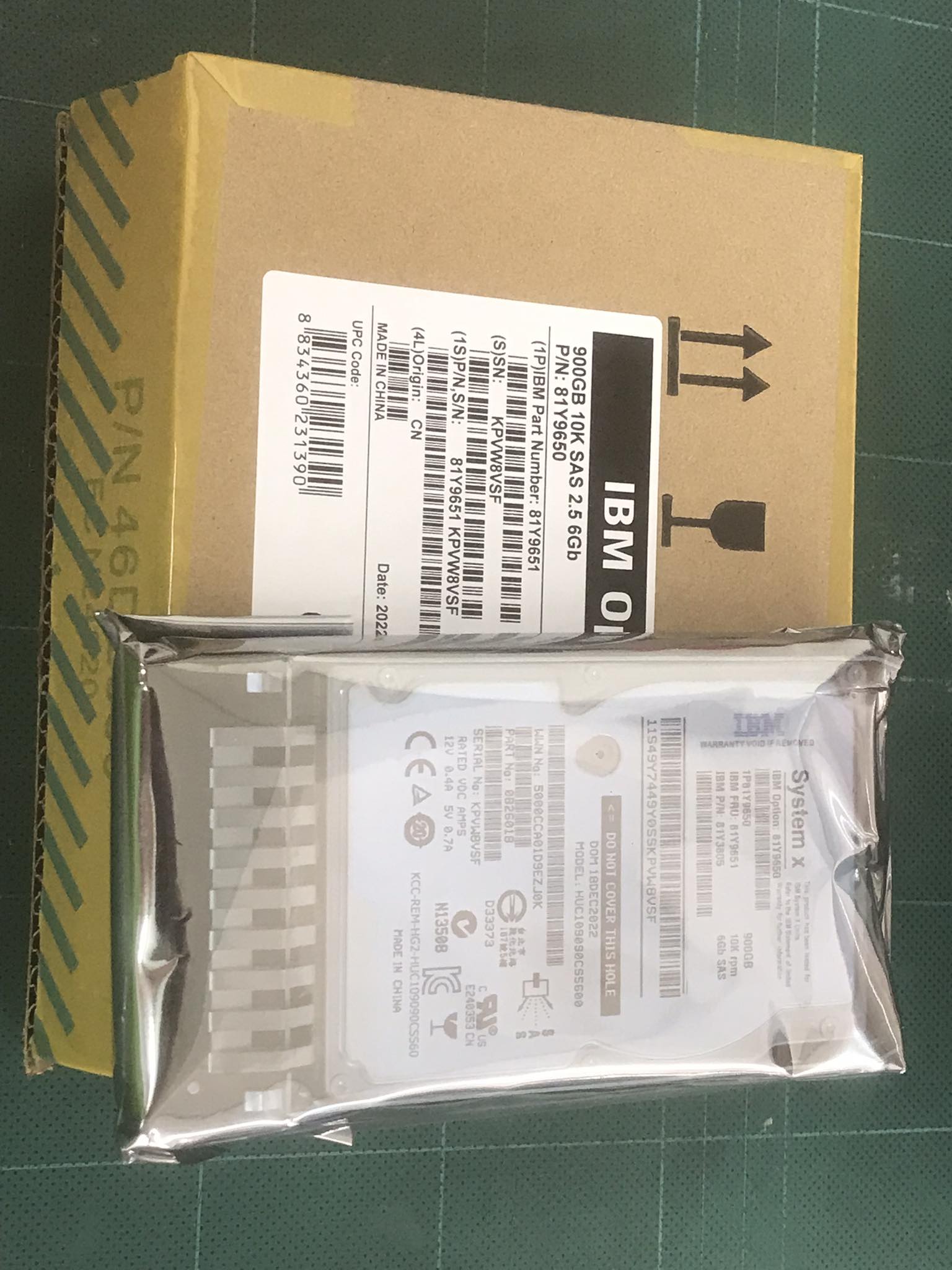 (New In Box) IBM 900GB 10K SAS 6G SFF 2.5" HOT SWAP Hard Drive // 81Y9651 / 81Y3805 / 81Y9650 / HUC109090CSS600 // สินค้ารับประกัน โดย บริษัท อะไหล่เซิร์ฟเวอร์ จำกัด