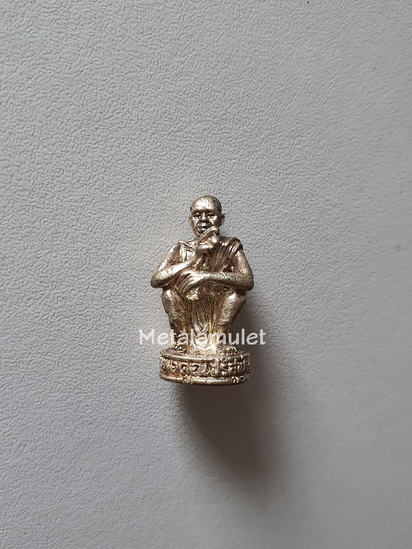 รูปหล่อลอยองค์ หลวงพ่อคูณ ปี36 เนื้อเงิน พร้อมกล่อง