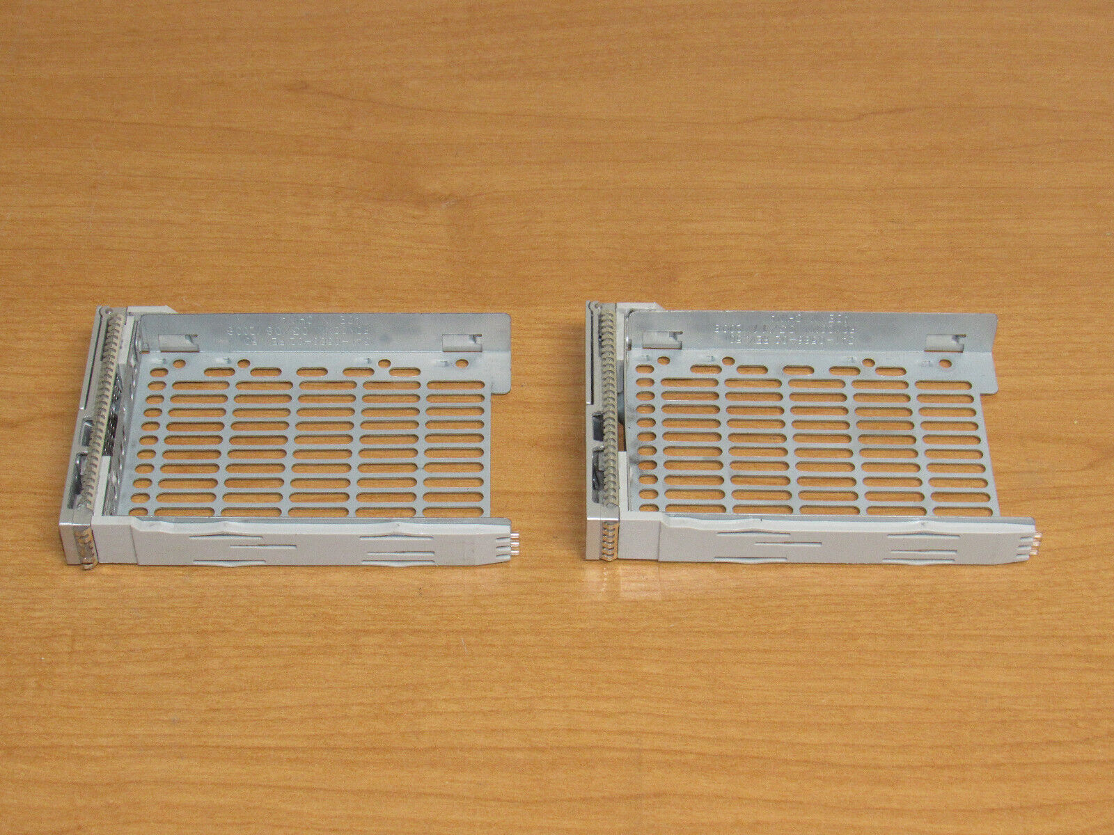 Sun Microsystems SunFire X4200 2.5" Hard Drive Caddies // 341-0586-02 / 541-3004-03 (Used) // สินค้ารับประกัน โดย บริษัท อะไหล่เซิร์ฟเวอร์ จำกัด