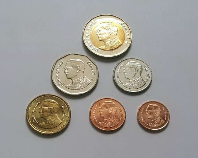 เหรียญหมุนเวียน พ.ศ.2557 ครบชุด สภาพ UNC