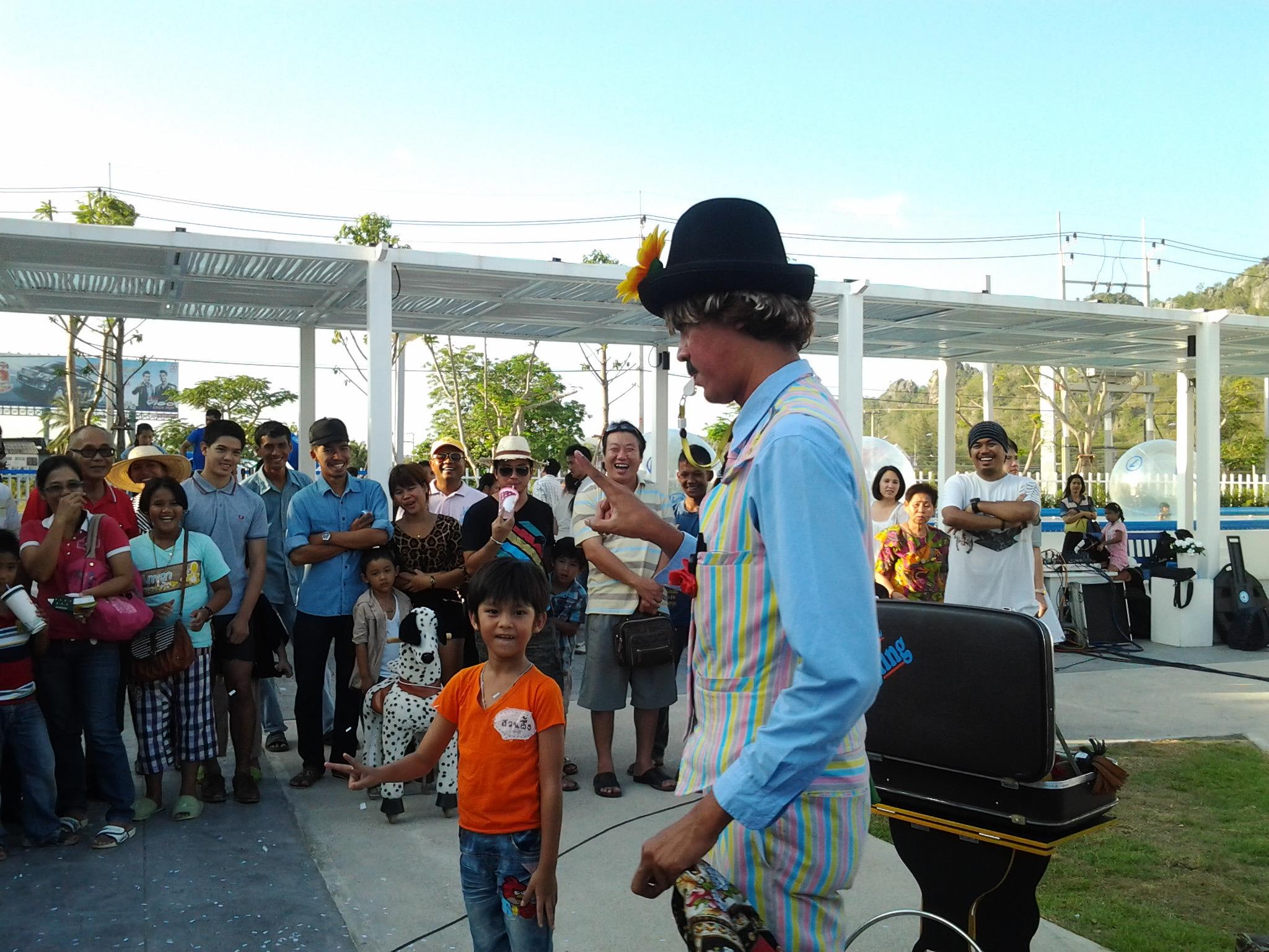 จักกลิ้ง Juggling Show