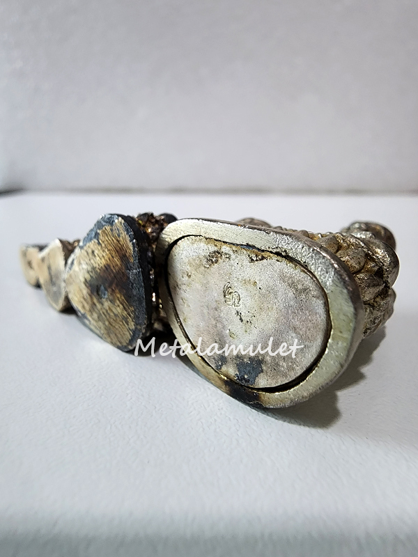 รูปหล่อหลวงปู่ทวด รุ่นสร้างเจดีย์ เนื้อเงิน