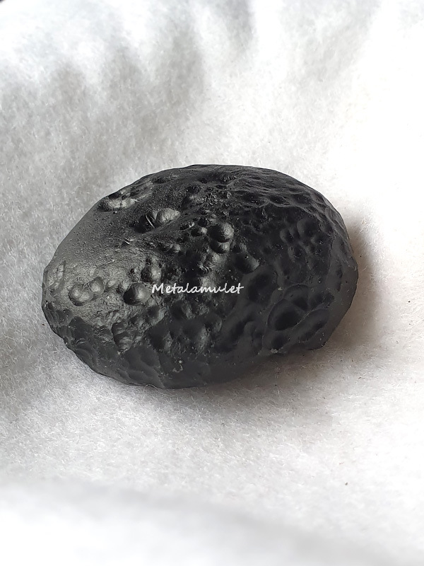 สะเก็ดดาว Tektite จำนวน 2ชิ้น ราคา 750บาท
