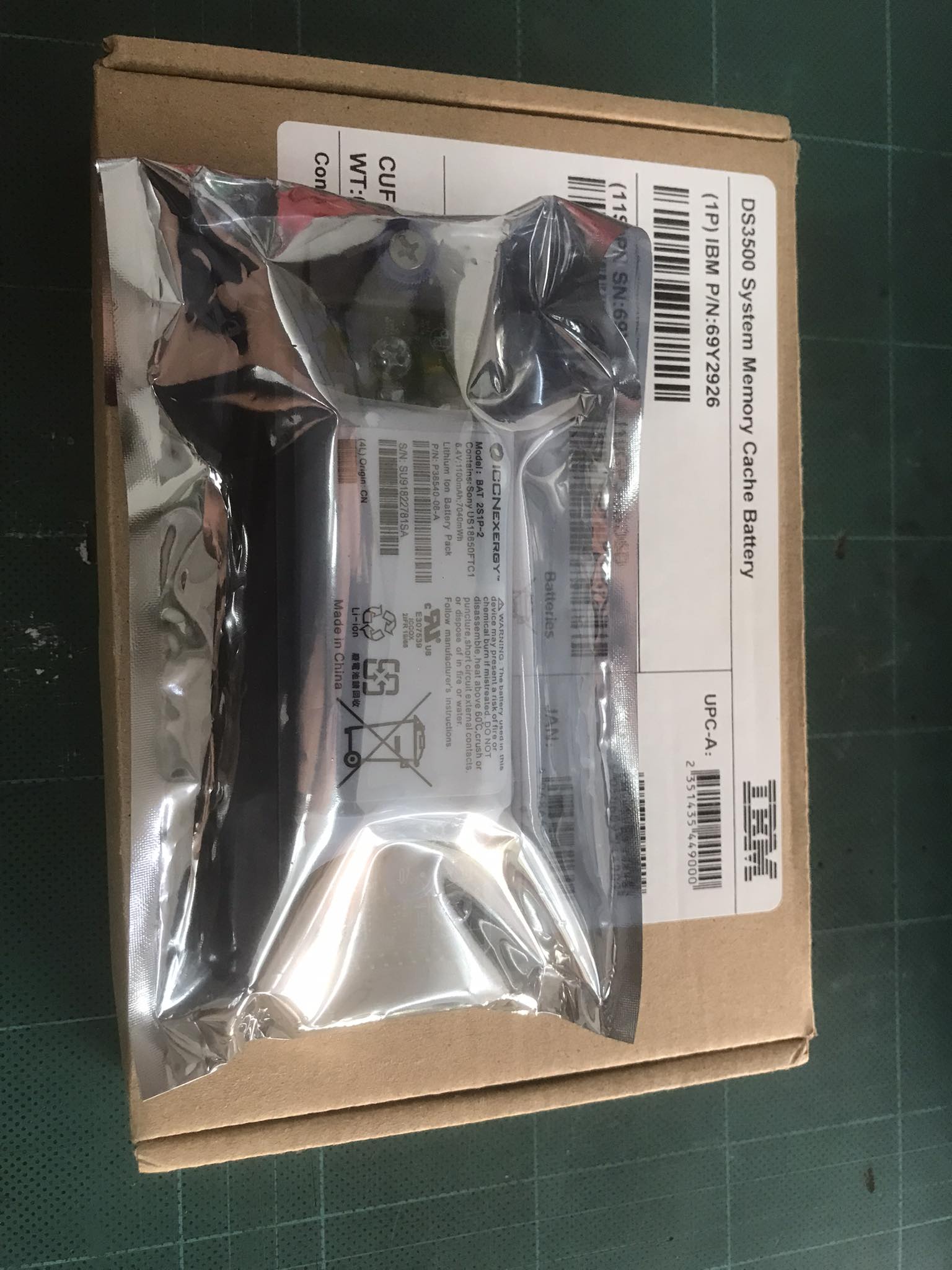 System Storage Battery For IBM DS3500 DS3512 DS3524 DS3700 // 69Y2926 / 69Y2927 / P36540-06-A (New In Box) // สินค้ารับประกัน โดย บริษัท อะไหล่เซิร์ฟเวอร์ จำกัด