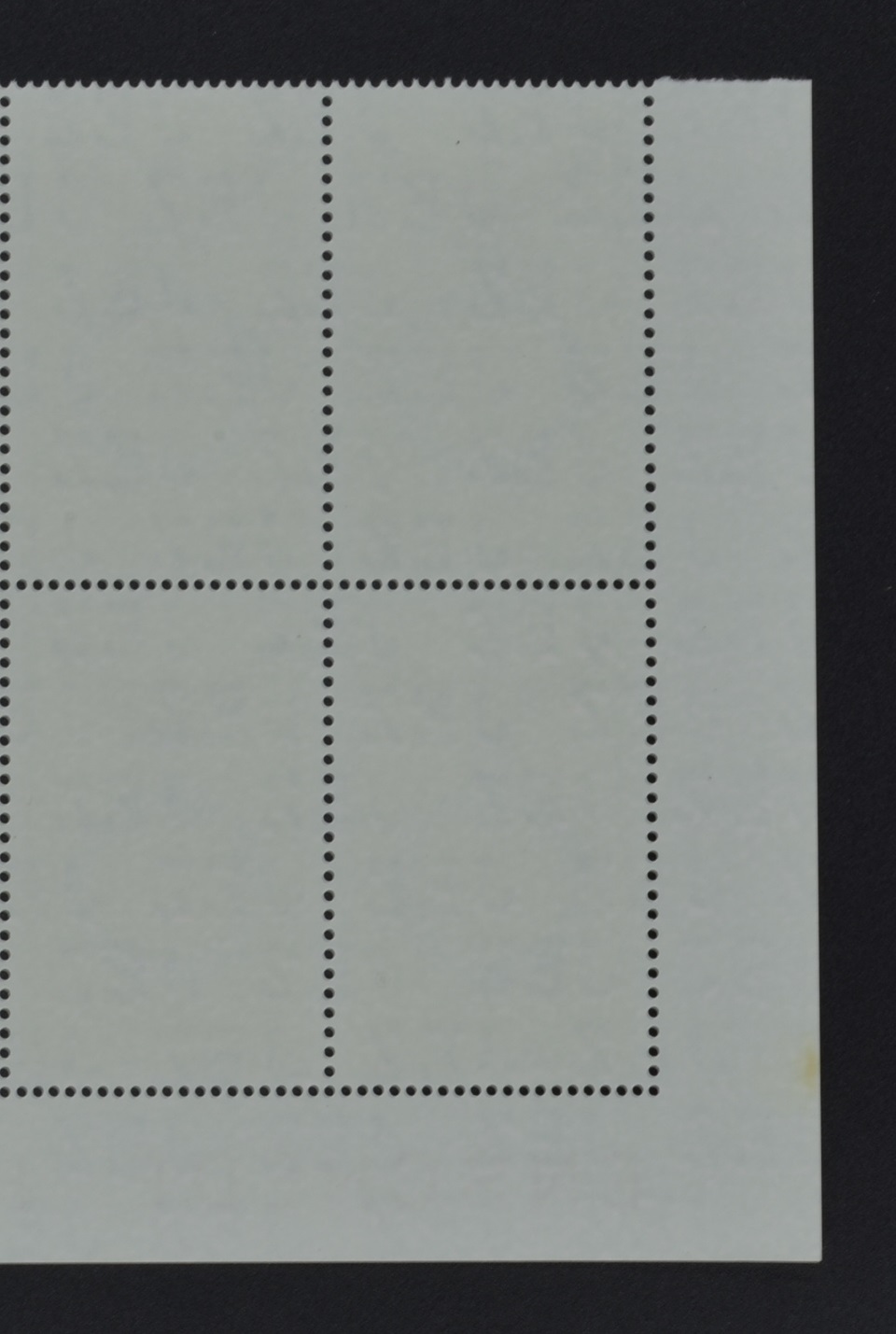 บล็อค 4 (มุมซ้ายล่าง) ครบรอบ 75 ปี ของการก่อตั้งโรตารี่สากล
