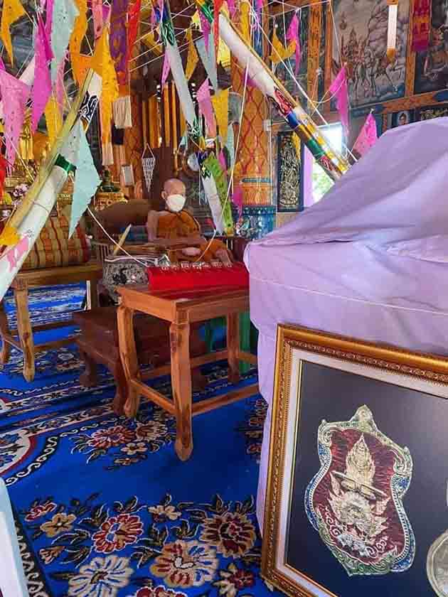 เหรียญท้าวเวสสุวรรณ รุ่น "เจ้าสัวพันล้าน" หลวงปู่จันทร์ โชติโก อุทยานเวสสุวรรณจันทมงคล ม่อนกุเวร จ.เชียงใหม่ #เนื้ออัลปาก้าลงยาขอบ