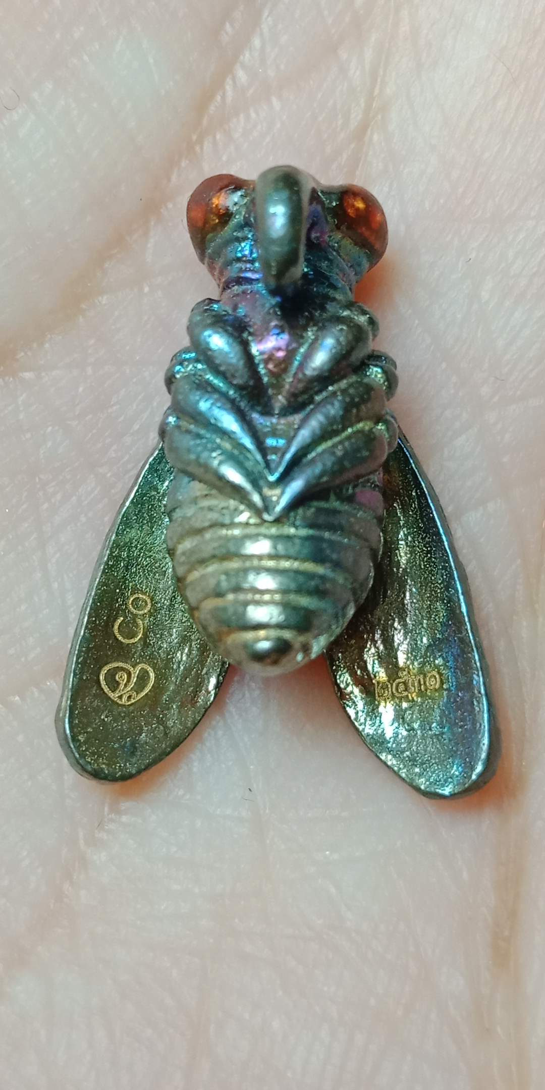 แมงมนต์คำ โคตรเศรษฐี รุ่ง ๑ เนื้อทองแดงผิวรุ้ง หลวงปู่วิมะละ สำนักสงฆ์พระธาตุดอยจอมแวะ จ.เชียงดาว