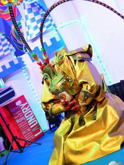 มายากลเปลี่ยนหน้า Chaina Face Magic