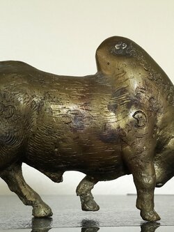 วัวธนูฉนวนหล่อพระ