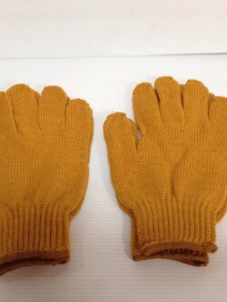 ถุงมือไหมพรมพระสงฆ์อย่างดี มีสีเหลือง สีพระราช สีพระราช สีแก่นขนุน สีกลักแดง