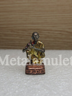 รูปหล่อหลวงพ่อคูณ รุ่น ลาภ ยศ ทวีคูณ