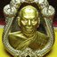 เหรียญเจ้าสัว หลวงพ่อพัฒน์ วัดห้วยด้วน นครสวรรค์ จัดสร้างโดย บอย ท่าพระจันทร์ เนื้ออัลปาก้าหน้ากากทองทิพย์ หลังชนวน ๑๐๘ หมายเลข ๔๐๐๐