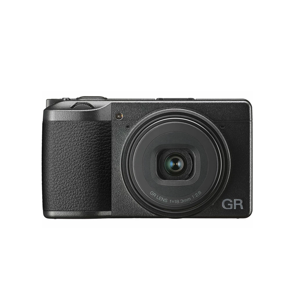 Ricoh GR III Digital Camera – เล็ก พกง่าย ถ่ายสตรีทก็ดี ถ่ายทั่วไปก็สวย จบในตัวเดียว! (แถมฟรี Memory card 32GB and Bag)