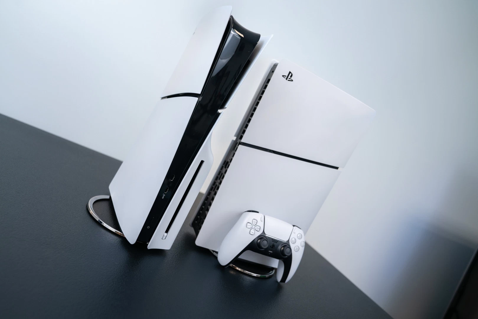 (NEW) PlayStation 5 Slim – Two DualSense Bundle (TH) ชุด 2 จอย รุ่นใส่แผ่นดิสก์เวอร์ชั่นไทย