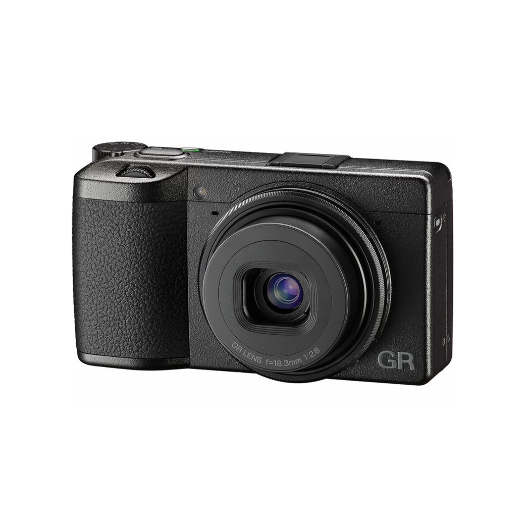 Ricoh GR III Digital Camera – เล็ก พกง่าย ถ่ายสตรีทก็ดี ถ่ายทั่วไปก็สวย จบในตัวเดียว! (แถมฟรี Memory card 32GB and Bag)